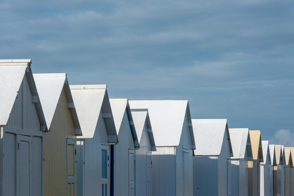 Les bénéfices d'une location de voiture à Evry pour vos escapades
